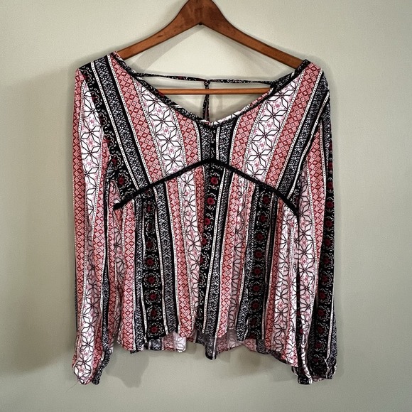 Abercrombie & Fitch Tops - Abercrombie & Fitch Women's XS Top Blouse‎ Long Sleeve VNeck Black White Red